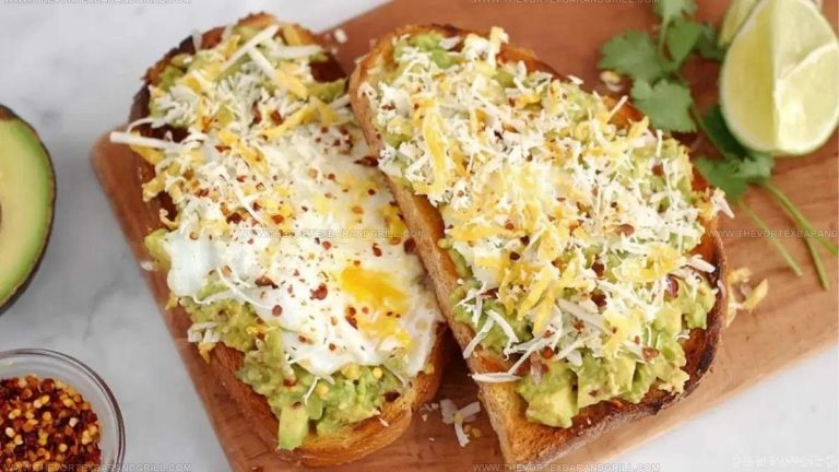 2415373 Avocado Toast with Egg Recipe